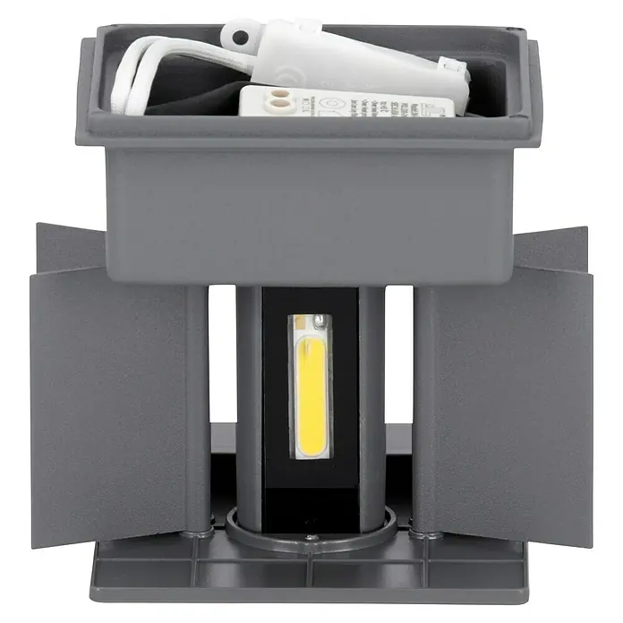 Starlux LED-Sensor-Außenwandleuchte Umea - 10 W, L x B x H: 10 x 10 x 10 cm, Anthrazit, Warmweiß - Nahaufnahme einer modernen grauen LED-Außenleuchte, die ein helles, fokussiertes Licht ausstrahlt und eine robuste Bauweise zeigt.