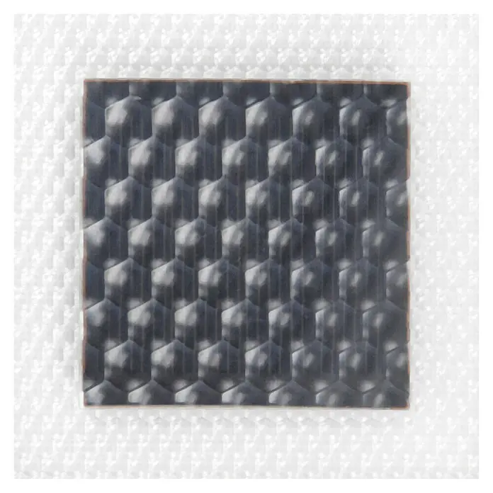 Paulmann LED-Außenwegleuchte Cube - Warmweiß, L x B x H: 10 x 10 x 4,5 cm - Ein rechteckiger, dekorativer Wandspiegel mit sechseckigem Muster, das eine einzigartige Textur und Reflexion bietet und jedem Raum einen modernen Touch verleiht.