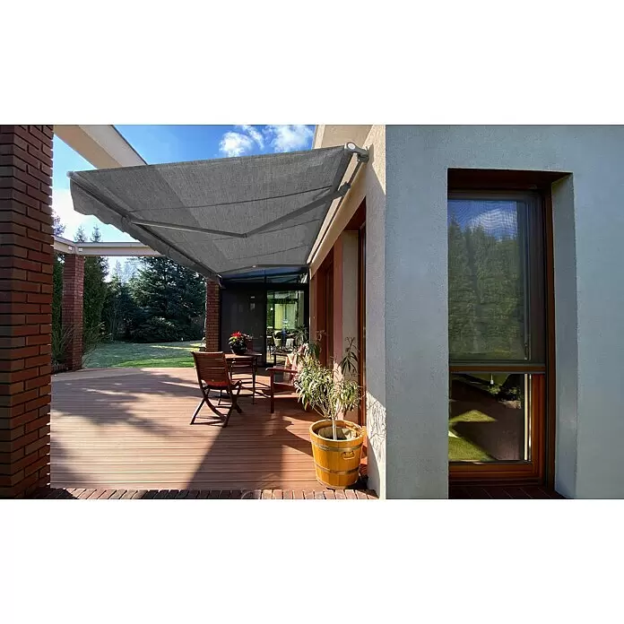 SM Gelenkarmmarkise REC-196 - Hellgrau, Farbe Gestell: Weißaluminium, Breite: 5 m, Ausfall: 3 m - Stimmungsaufnahme