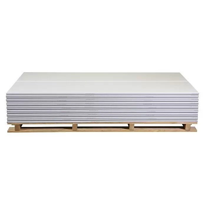 Rigips Gipskartonplatte - 2.000 x 625 x 20 mm - Stapel weißer Gipskartonplatten auf einer Holzpalette.