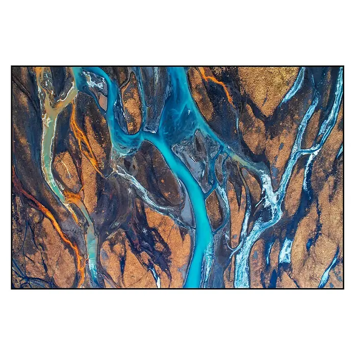 Cuadro Abstract - Abstracto, An x Al: 90 x 60 cm - Vista aérea de un sistema fluvial con agua vibrante y tierra texturizada. Un espectáculo natural fascinante.