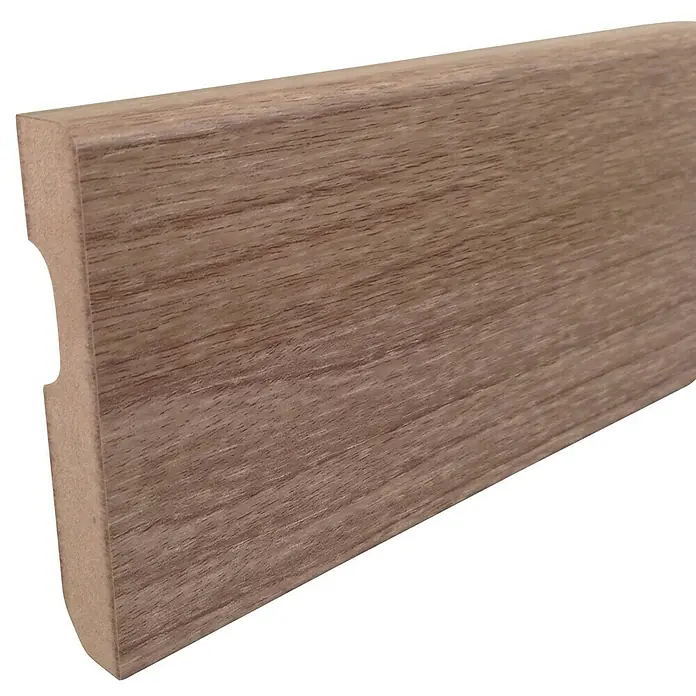 Rufete Rodapié de melamina - 224 cm x 14 mm x 80 mm, MDF, Nogal - Detalle de un rodapié de madera con rebaje para cables, ideal para cualquier estancia.