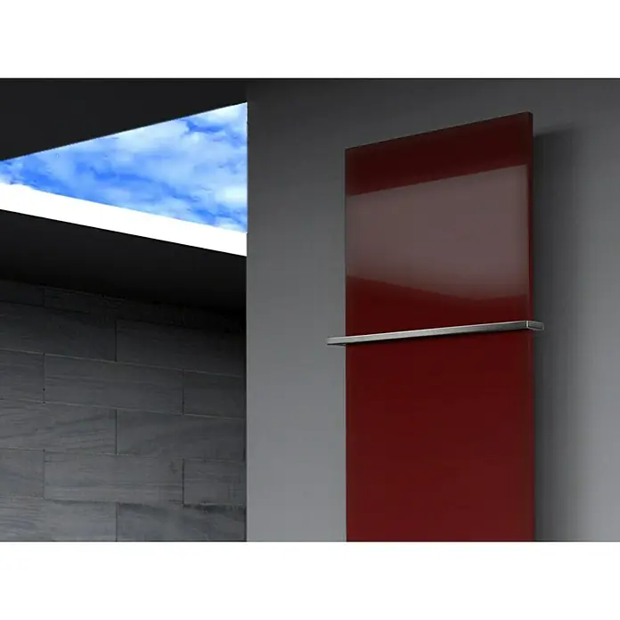 Szagato Designheizkörper Manhattan 3 - B x H: 470 x 1.800 mm, Wärmeleistung bei Vorlauftemperatur von 75 °C (D: 50): 1.118 W, Rot, Mit 1 Handtuchhalter (15 mm) - Elegantes burgunderrotes Handtuchheizgerät mit einer praktischen Handtuchstange aus poliertem Chrom, die Wärme und Stil in jedes Badezimmer bringt.