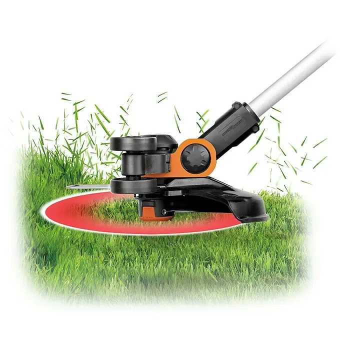 Worx PowerShare 20V Akku-Rasentrimmer WG163E.9 - 20 V, Li-Ionen, Ohne Akku - Eine Nahaufnahme eines Rasentrimmers, der Gras schneidet. Präzise Rasenpflege für einen perfekten Garten.