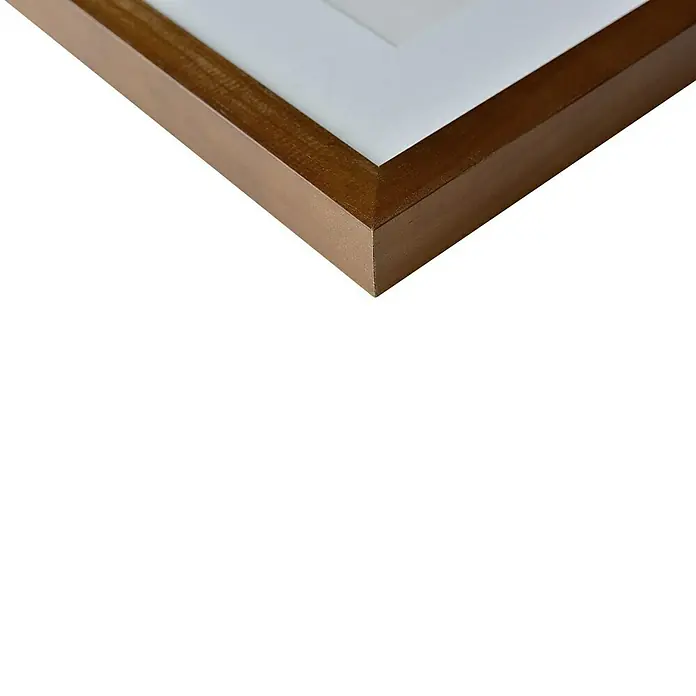 Nielsen Holzrahmen Apollo - 40 x 50 cm, Wenge - Nahaufnahme eines Bilderrahmens aus Holz mit weißem Passepartout, das ein elegantes und hochwertiges Aussehen vermittelt.