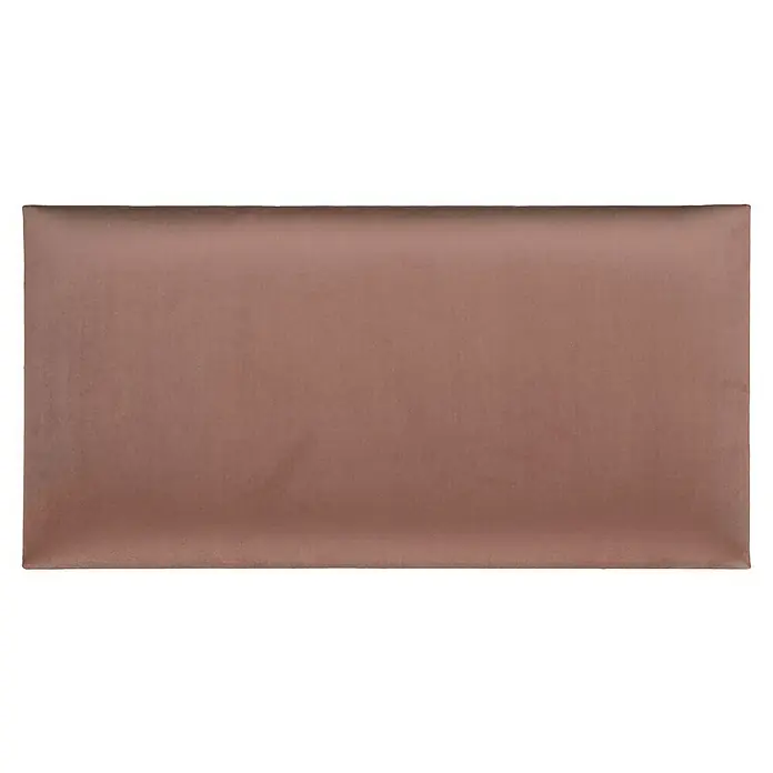 Fllow Wandpolster Jar - Apricot, 60 x 30 cm - Nahaufnahme eines rechteckigen, bronzefarbenen Lederpolsters mit glatter, matter Oberfläche und subtilen Farbverläufen, ideal für hochwertige Designs.