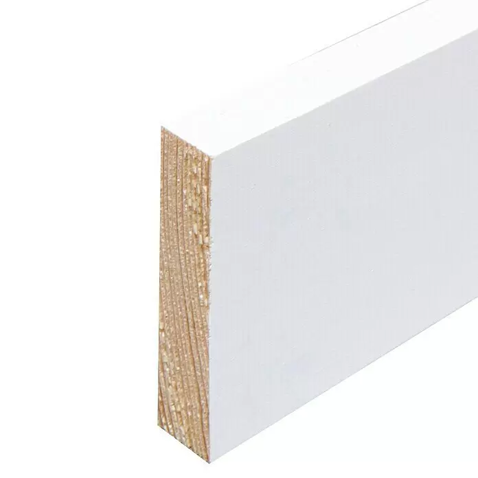 Rechteckleiste - 240 x 1 x 4 cm, Kiefer, Lackiert - Weiß grundiertes Holzbrett mit sichtbarer natürlicher Holzstruktur an der Schnittfläche.