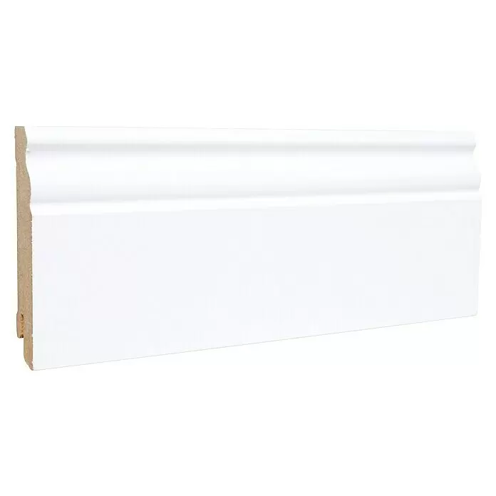 Sockelleiste - 240 x 1,9 x 8 cm, MDF, Profiliert - Weiße profilierte Sockelleiste mit sichtbarem Naturholz-/MDF-Kern an der Seite.