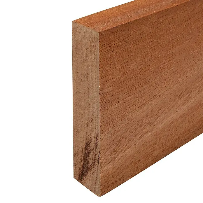 Rechteckleiste - 242 x 2 x 8 cm, Mahagoni - Nahaufnahme eines Mahagoni-Holzstücks, das die reiche Farbe und die feine Maserung des Holzes hervorhebt. Ideal für Möbelbau und Tischlerarbeiten.