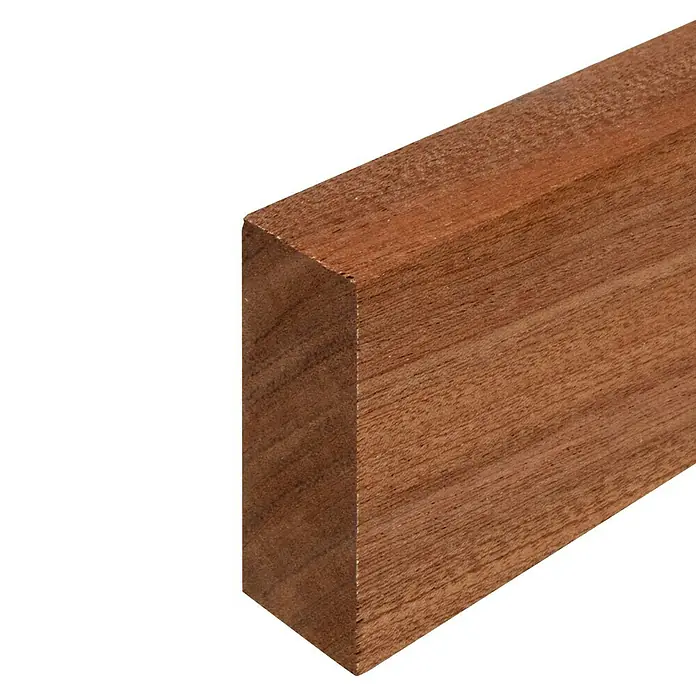 Rechteckleiste - 242 x 2 x 4,7 cm, Mahagoni - Nahaufnahme eines rechteckigen Mahagoniholzblocks. Holz für verschiedene Handwerksprojekte.