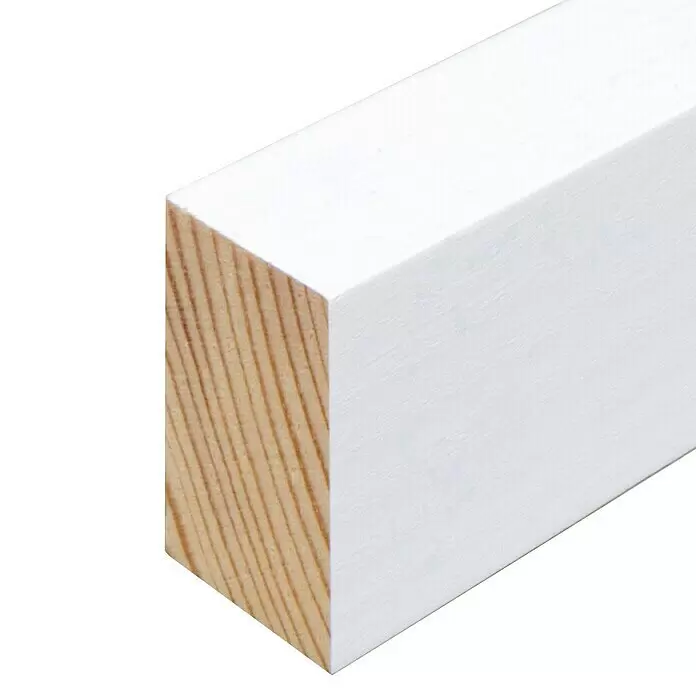 Rechteckleiste - 240 x 1,9 x 3 cm, Kiefer, Lackiert - Weiß lackierter Holzbalken mit sichtbarem Naturholz-Querschnitt.