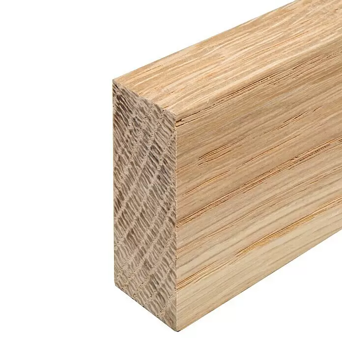 Rechteckleiste - 242 x 2 x 4,7 cm, Eiche - Hellbrauner Eichenholzbalken mit sichtbarer Stirn- und Seitenfläche, ideal für Bau oder Handwerk.