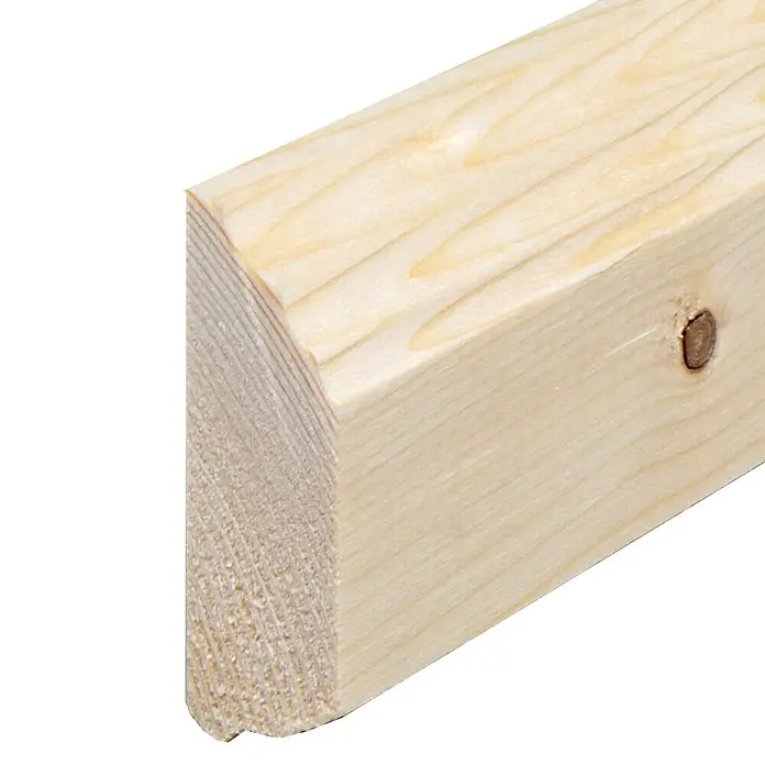 Profilleiste - 270 x 1,9 x 4,4 cm, Fichte - Nahaufnahme eines hellen, gehobelten Holzstücks mit sichtbaren Maserungen und einem Ast. Ideal für Bau- oder DIY-Projekte.