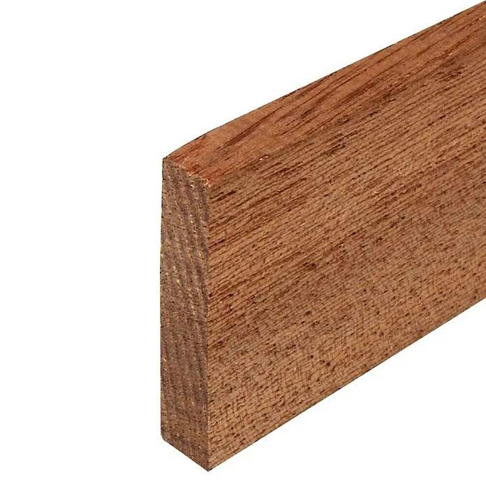 Rechteckleiste - 242 x 1 x 4 cm, Mahagoni - Nahaufnahme eines rechteckigen Mahagoni-Holzstücks mit sichtbarer Holzmaserung, ideal für Möbelbau und Tischlerarbeiten.