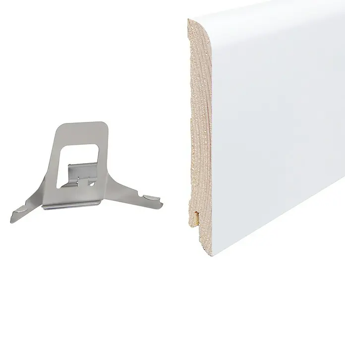 Sockelleiste - 240 cm x 1,8 cm x 11,5 mm, Kiefer, Weiß - Eine weiße Sockelleiste mit Befestigungsclip, ideal für eine einfache und saubere Wandmontage. Perfekt für jedes Interieur.