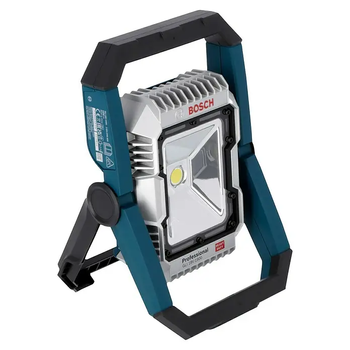 Bosch Professional AMPShare 18V LED-Akkustrahler GLI 18V-1900 - 18 V, Ohne Akku, Lichtstrom: 1.900 lm - Das Bild zeigt einen Bosch GLI 18V-1900 Professional Akku-Baustrahler in Nahaufnahme, der für seine Helligkeit und Robustheit bekannt ist.