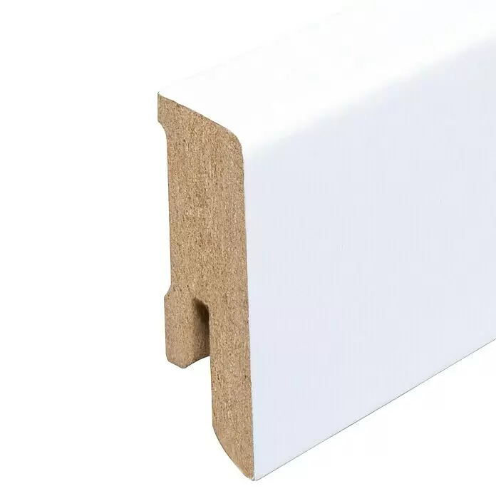 Sockelleiste - 240 x 1,6 x 4 cm, MDF - Weißer Sockelleiste aus MDF, mit einer Nut für Kabel oder Rohre auf der Rückseite.