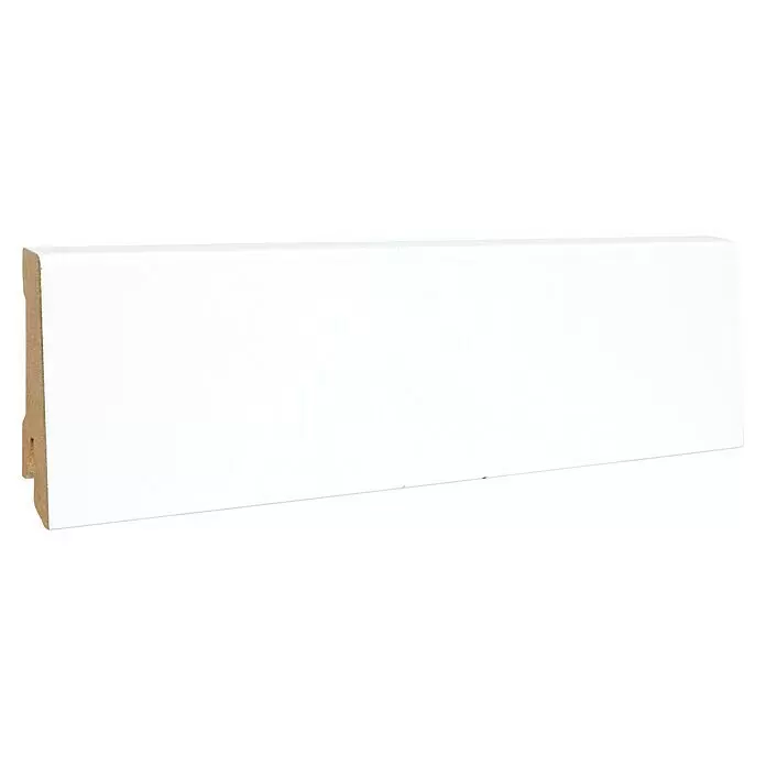 Sockelleiste - 244 x 1,8 x 5,8 cm, MDF - Weißes Sockelleistenbrett mit sichtbarem Holz-/MDF-Kern zur Innenraumgestaltung.