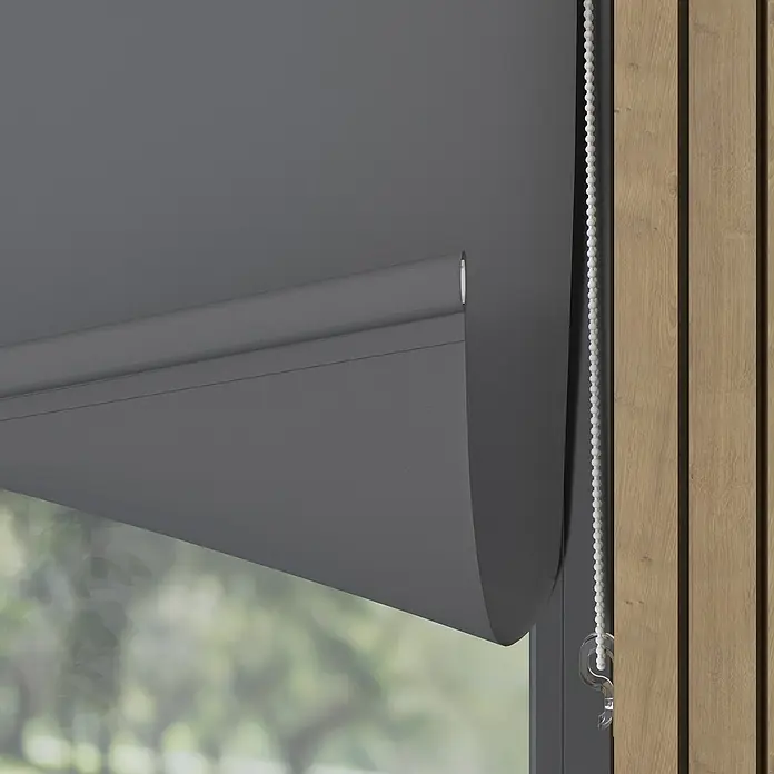Expo Ambiente Rollo Mini - B x H: 75 x 150 cm, Grau, Uni, Tageslichtdurchlässig - Graue Rollos mit Kettenzug vor einem Fenster. Die Rollos sind teilweise heruntergezogen und verdecken die Sicht nach draußen.