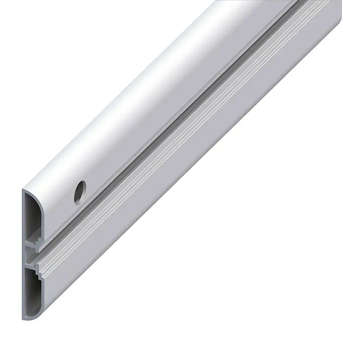 Kantoflex Coaxis Säulenprofil - 1.000 x 10 x 60 mm, Aluminium, Silber, Eloxiert - Aufnahme eines Aluminiumprofils, das typischerweise in der Baubranche oder im Möbelbau verwendet wird, mit präzisen Linien und einem Loch.