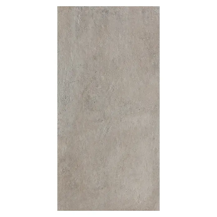 RAK Ceramics Terrassenfliese Volterra 2.0 - 60 x 120 x 2 cm, Sandgrau, Matt - Graue Betontextur mit subtilen Farbschattierungen. Ideal für moderne, industrielle Designs und als vielseitiger Hintergrund geeignet.