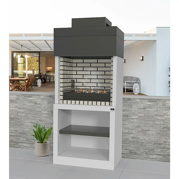 Collippo Vilamoura Barbacoa de obra - An x Pr x Al: 90 x 58 x 210 cm, Superficie parrilla: 71,5 x 53 cm, Blanco/Negro - Imagen de una elegante estación de barbacoa blanca para exteriores con área de parrilla de ladrillo y estantes para accesorios.