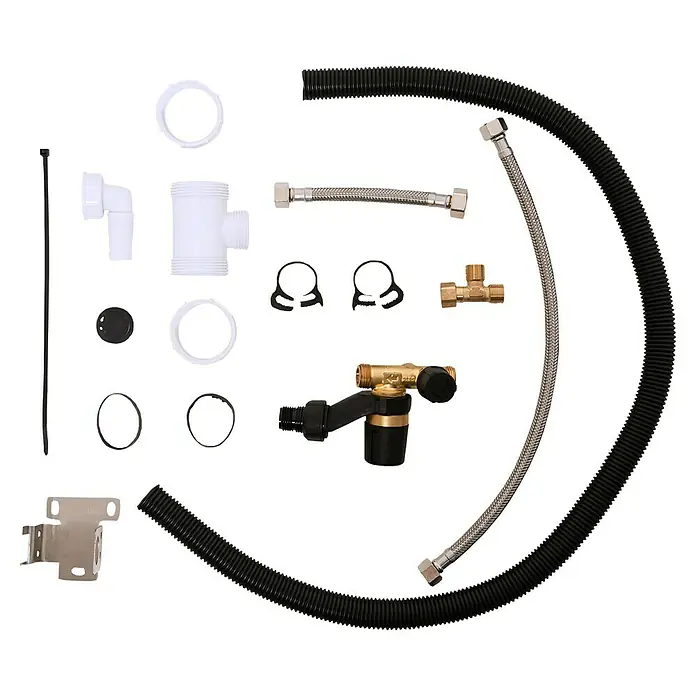 Thermoflow Untertischspeicher und Armatur 100 R - 5 l, 2.200 W, Temperaturbereich: 35 °C - 100 °C, Armatur rund - Produktansicht verschiedener Sanitärinstallationskomponenten, darunter Rohre, Verbinder und Dichtungen, für Sanitär- und Hausreparaturarbeiten.