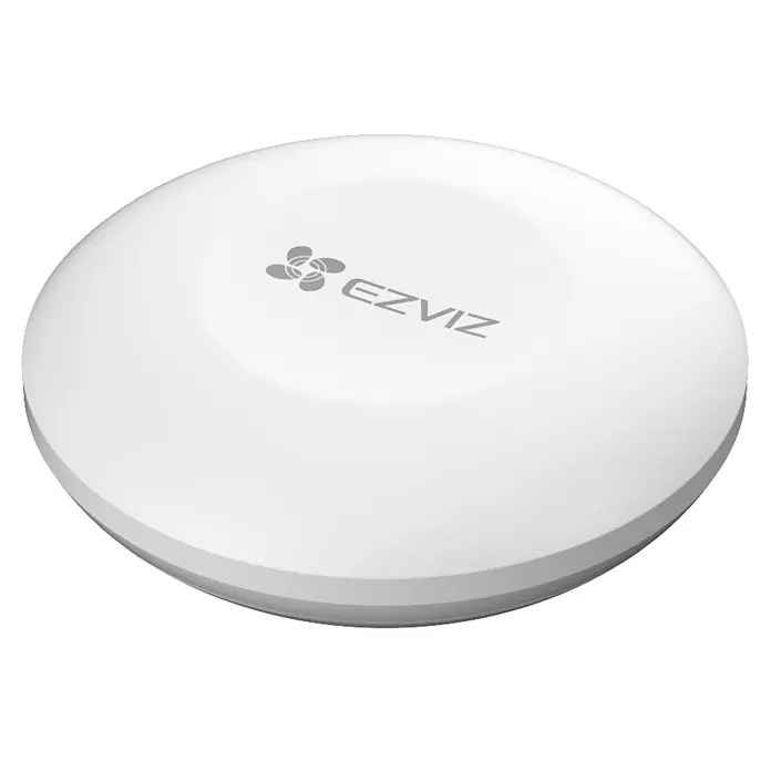 EZVIZ Pack de seguridad Smart Home A3 - 4 pzs., ZigBee 3.0 - Primer plano de una cámara de seguridad EZVIZ redonda y blanca, con el logotipo de la empresa en la parte superior, ideal para soluciones de seguridad para el hogar.