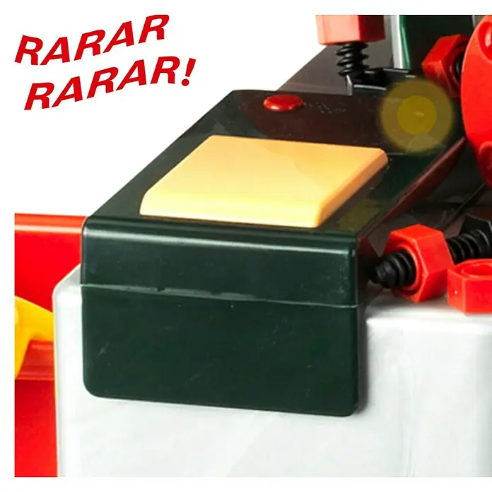Klein Bosch Kinder-Werkbank - Licht- & Toneffekte - Nahaufnahme eines Spielzeugs mit gelbem Knopf und roten Schrauben, das die Fantasie und Kreativität von Kindern anregt.