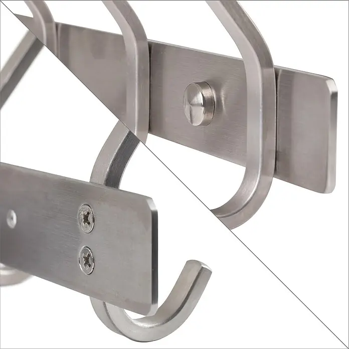 Walteco Hakenleiste - L x H: 300 x 82 mm, Anzahl Haken: 4 Stk., Edelstahl - Nahaufnahme einer modernen, silberfarbenen Wandgarderobe mit Haken und Befestigungsdetails.