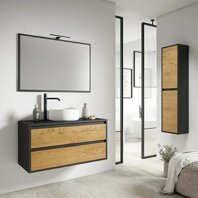 Mueble bajo de lavabo Arlet - L x An x Al: 45 x 100 x 50 cm, Negro/Nogal - Interior de baño moderno con un elegante mueble de lavabo con cajones de madera y un espejo grande. El armario a juego ofrece espacio adicional.