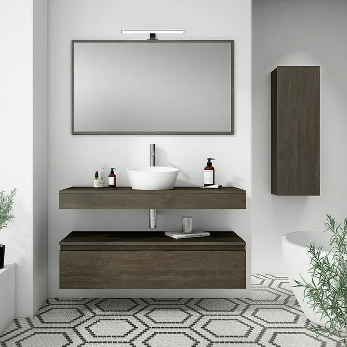Mueble bajo de lavabo Aidan - L x An x Al: 45 x 120 x 30 cm, Strom - Baño moderno con un lavabo flotante de aspecto de madera, un lavabo redondo y un gran espejo con iluminación para una estética minimalista.