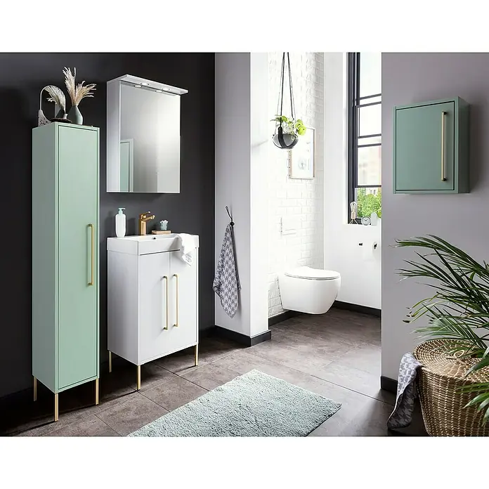 Schildmeyer Sarah Highboard - 25 x 30 x 154,7 cm, Mint, Matt - Badezimmer-Interieur mit Waschtischunterschrank, Spiegelschrank und Hochschrank in Grün, kombiniert mit goldenen Griffen. Moderner Stil.