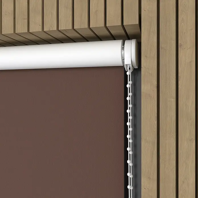 Verdunkelungsrollo - B x H: 90 x 275 cm, Braun - Braune Rollos mit weißer Rollenkette, die an einer holzgetäfelten Wand montiert sind, bieten sowohl Funktionalität als auch einen stilvollen Look.