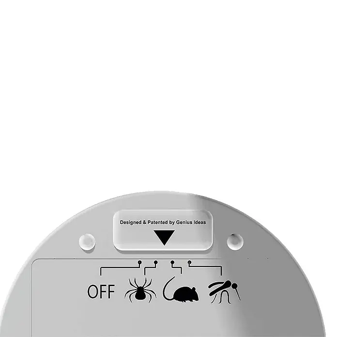 Repelente de roedores por ultrasonidos Pest Shield - Funciona con pilas, Sin pilas - Primer plano de un dispositivo de control de plagas con interruptores para diferentes tipos de plagas.