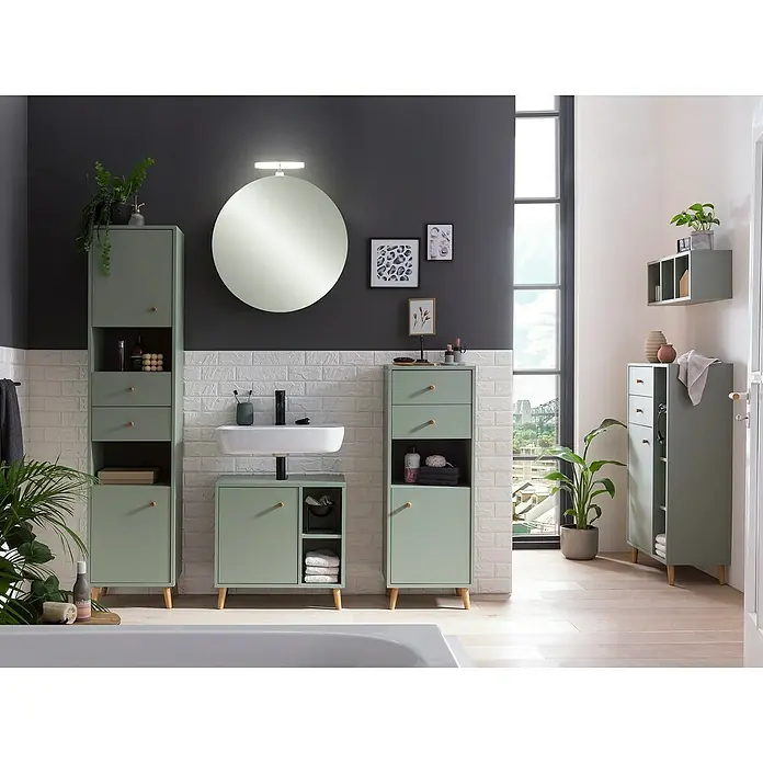 Schildmeyer Bjarne Waschtischunterschrank - 60,2 x 33,05 x 59,3 cm, Pistazie, Matt - Badezimmer mit grünen Möbeln, rundem Spiegel und hellen Holzböden für eine frische Atmosphäre.