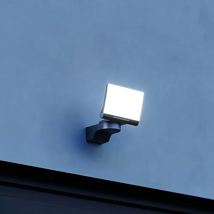 Steinel LED-Außenleuchte XLED home 2 graphit - Farbe Gehäuse: Graphit, IP44, 13,7 W - Stimmungsaufnahme