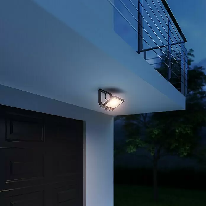 Steinel LED-Sensor-Strahler XLED ONE XL S anthrazit - 42,6 W, L x B x H: 22,2 x 25,9 x 21,5 cm, Anthrazit, IP44 - Stimmungsaufnahme
