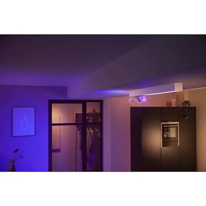 Philips Hue LED-Deckenstrahler Centris36 W, L x B x H: 78,2 x 8,5 x 12,8 cm, Weiß, Mehrfarbig - Ein Deckenstrahler mit drei individuell einstellbaren Spots, der das moderne Interieur hervorhebt und eine flexible Beleuchtung ermöglicht.