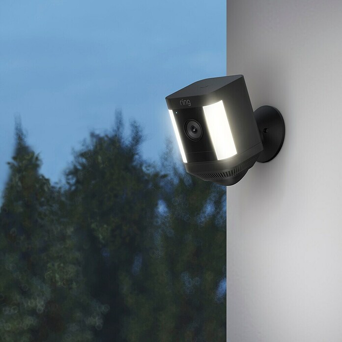 Ring Cámara de vigilancia Spotlight Cam Plus (Funciona con pilas, 1.080 píxeles (Full HD), An x Al: 7,6 x 12,6 cm, Batería) | BAUHAUS