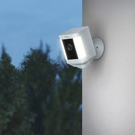 Ring  Überwachungskamera Spotlight Cam Plus Battery