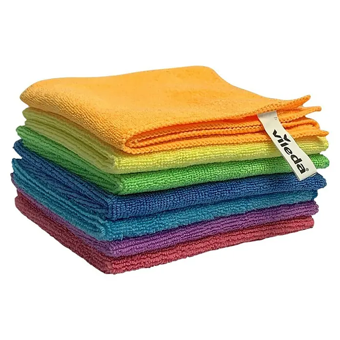 Vileda Microfibre Mikrofasertücher Colors Maxi Pack - 7 Stk., Mikrofaser - Ein Stapel bunter Vileda-Mikrofasertücher, ideal für die Reinigung verschiedener Oberflächen im Haushalt.