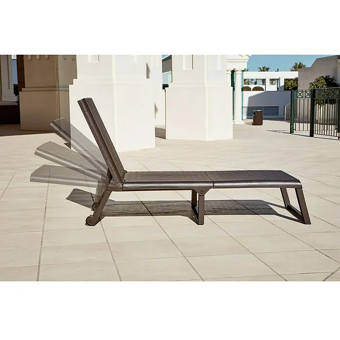 Tumbona de jardín Dream - An x Pr x Al: 58 x 199 x 42 cm, Marrón, Plástico, Barra antivuelco - Tumbona marrón ajustable para exteriores, perfecta para relajarse junto a la piscina o en el jardín. El material resistente garantiza durabilidad.