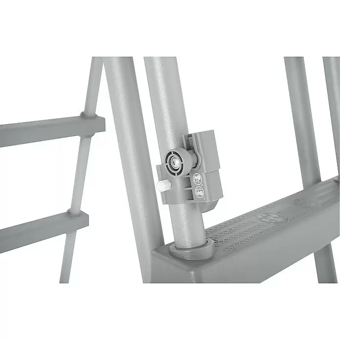 Bestway Flowclear Poolleiter - Passend für: Pools bis 107 cm Höhe, Stahl - Nahaufnahme des grauen Verriegelungsmechanismus eines Trittschemels mit weißem Auslöseknopf und Positionsanzeigen.