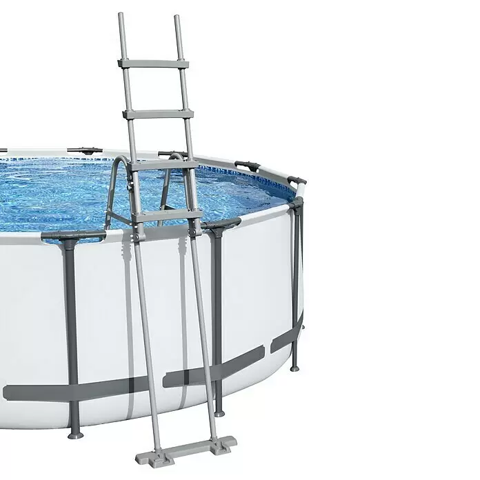 Bestway Flowclear Poolleiter - Passend für: Pools bis 122 cm Höhe, Stahl - Aufstellpool mit blauem Wasser und grauer Metallleiter.