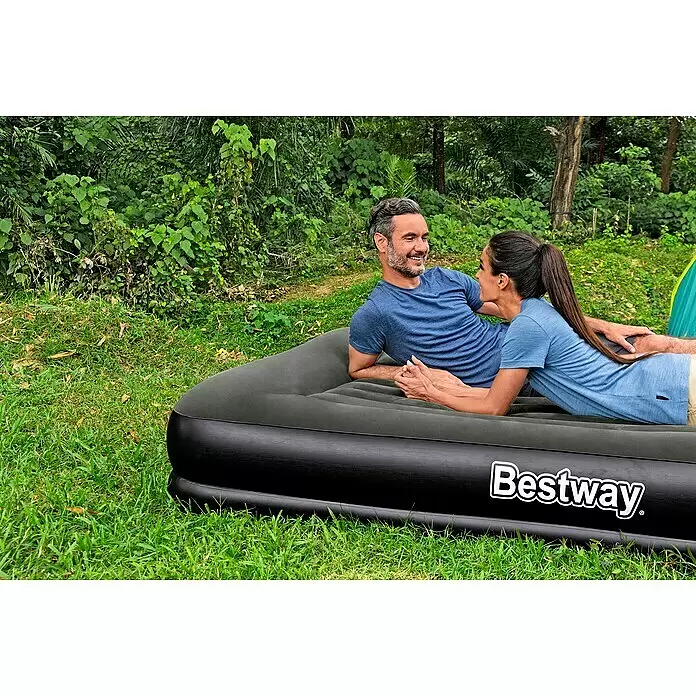 Bestway Luftbett Double - L x B x H: 203 x 152 x 36 cm, Integriertes Kopfkissen - Anwendungsbeispiel