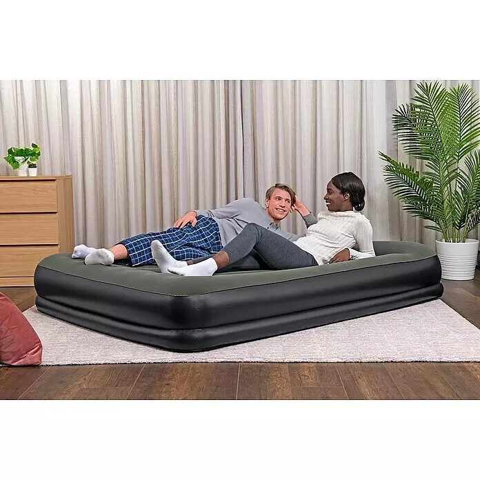 Bestway Luftbett Double - L x B x H: 203 x 152 x 36 cm, Integriertes Kopfkissen - Anwendungsbeispiel