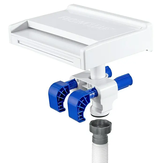 Bestway Schwalldusche - Passend für: Filtersysteme mit einer Durchflussrate von 2.006 l/h - 11.355 l/h, Durchmesser Anschluss: 32 mm - 38 mm - Bild eines Flowclear-Poolwasserfalls mit blauen Halterungen und weißem Gehäuse, ideal für Pools.
