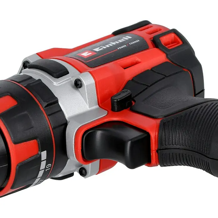 Einhell Professional Power X-Change 18V Akku-Schlagbohrschrauber TP-CD 18/50 Li-i BL - 18 V, 2 Akkus, 2 Ah - 4 Ah, 50 Nm - Nahaufnahme eines Einhell Akku-Bohrschraubers mit rotem und schwarzem Design. Fokus auf Griff und Bohrfutter des vielseitigen Werkzeugs.
