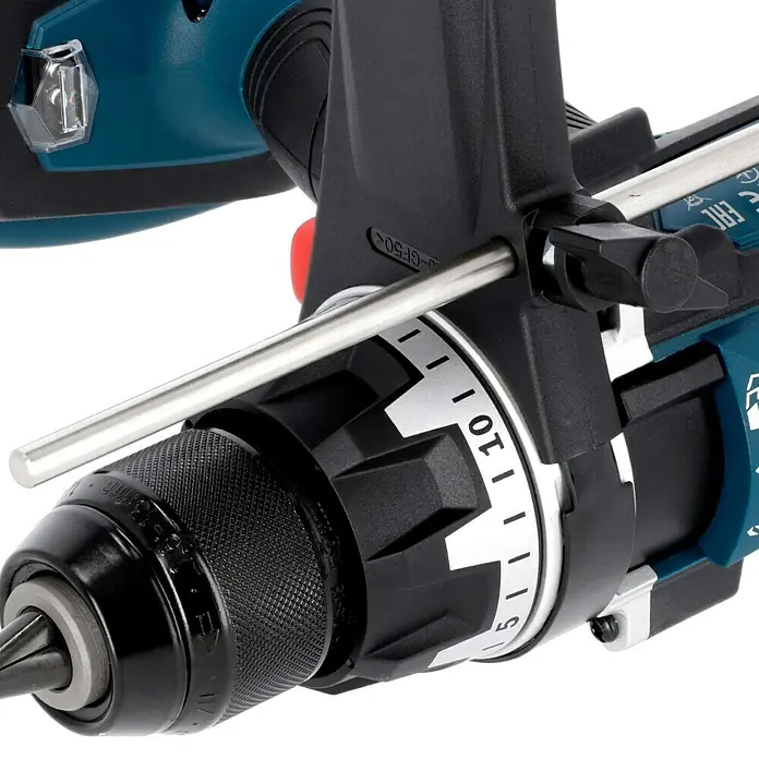 Bosch Professional AMPShare 18V Akku-Schlagbohrschrauber GSB 18V-110 C - 18 V, Ohne Akku, 110 Nm, Inkl. Koffer - Detailaufnahme einer Bohrmaschine mit Bohrfutter und Drehmomenteinstellung. Ideal für Handwerker und Heimwerker.